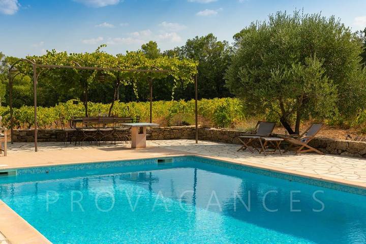 Ferienhaus mit Pool in Cotignac in Cotignac, Brignoles Region