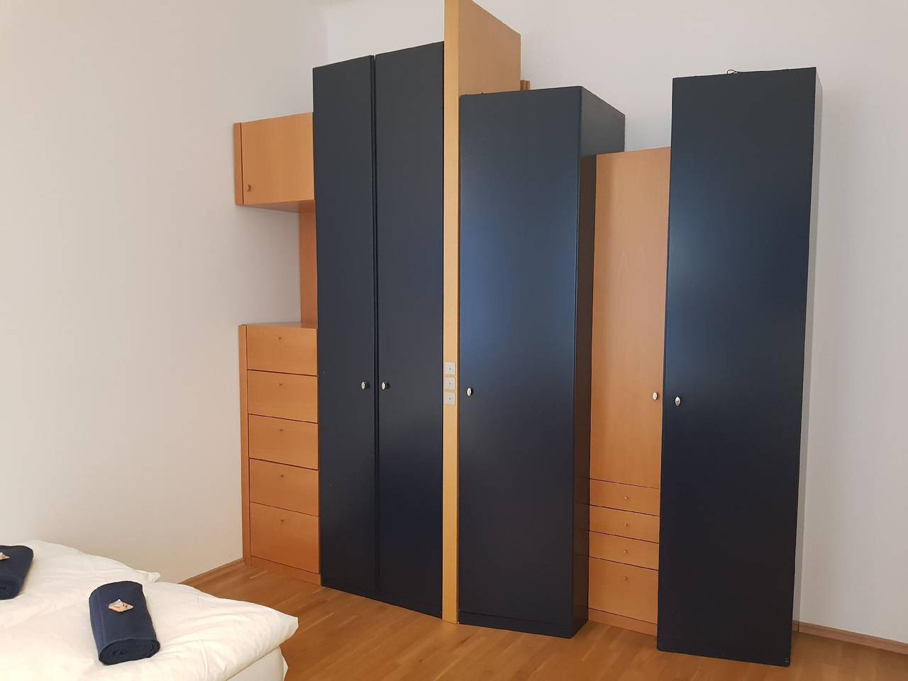 Entire holiday apartment, 72m2 ideal for rent up to max. 6 months, right next to the U6 underground line in Vienna, Vienna Woods