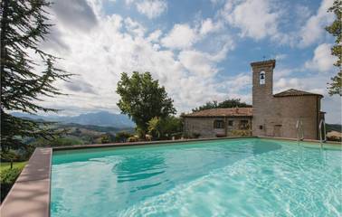 Casa Vacanza per 10 Persone in Cagli, Valle del Metauro, Foto 3