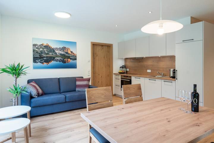 Ferienwohnung für 6 Personen, mit Terrasse und Garten sowie Ausblick in Silbertal