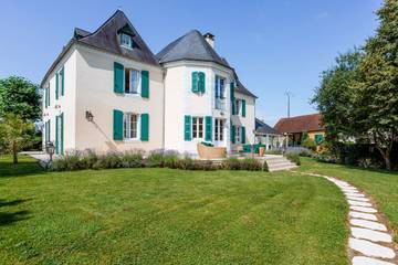 Villa pour 14 personnes, avec jardin ainsi que piscine et terrasse au Pays basque