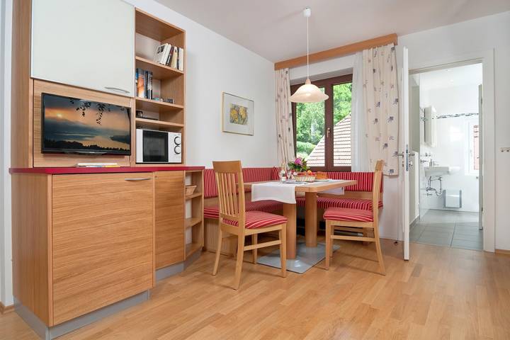 Ferienwohnung für 4 Personen, mit Balkon und Garten sowie Pool und Seeblick am Ossiacher See - 4