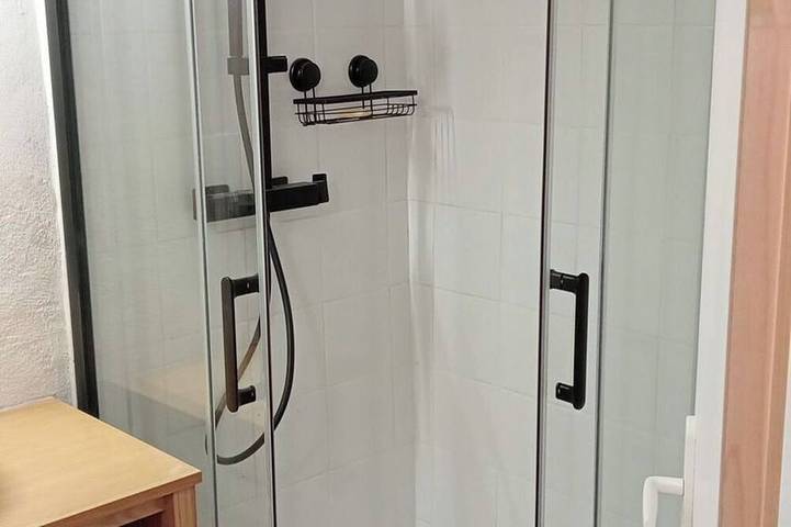 Location de vacances pour 12 personnes, avec jardin à Lioux - 4