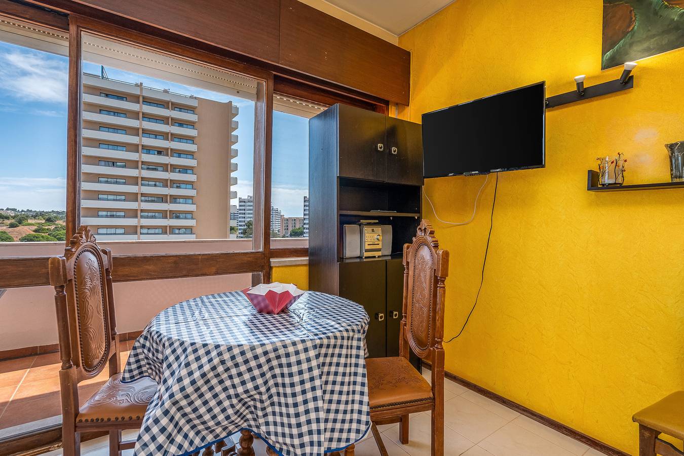 Apartamento entero, Apartamento 'Alvorada Divinal' con vistas al mar, jardín privado y balcón in Alvor, Distrito de Faro