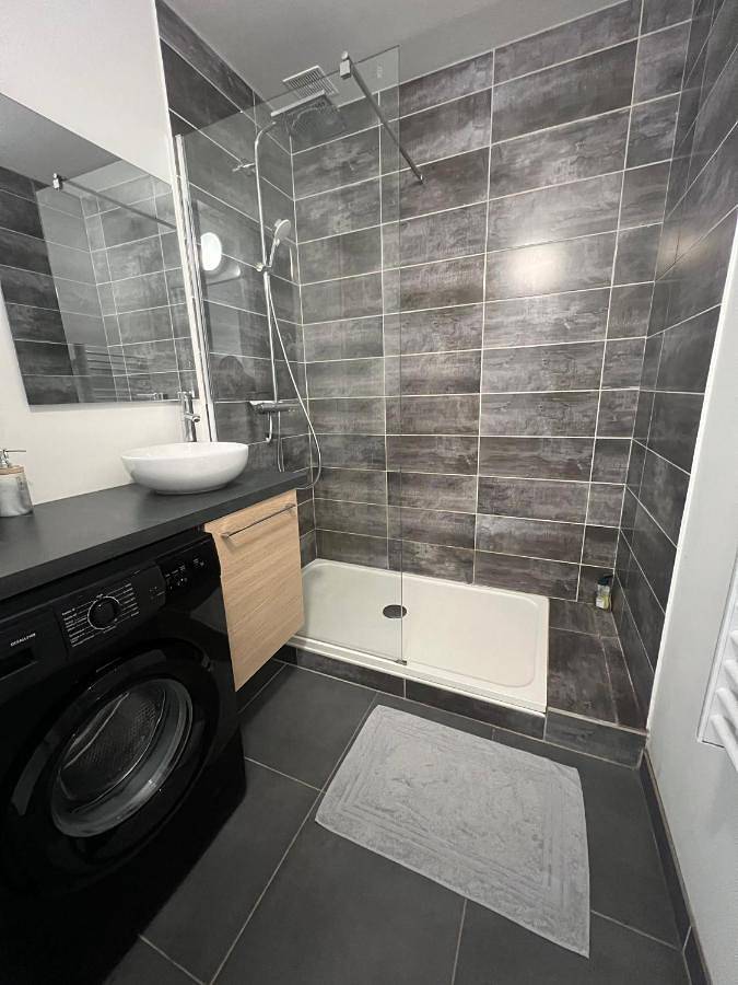 Appartement entier, Three-Bedroom Apartment in Vierzon, Région de Vierzon