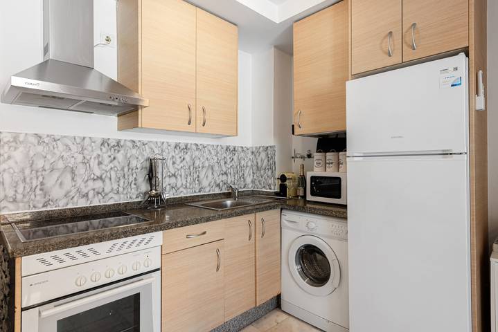Entire apartment, Apartment 'Rd Berrocal' with Wi-Fi and Air Conditioning in Bailén-Miraflores, Malaga