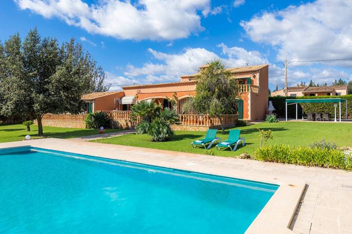 Casa de vacaciones para 10 personas, con Balcón y Jardín en Son Servera