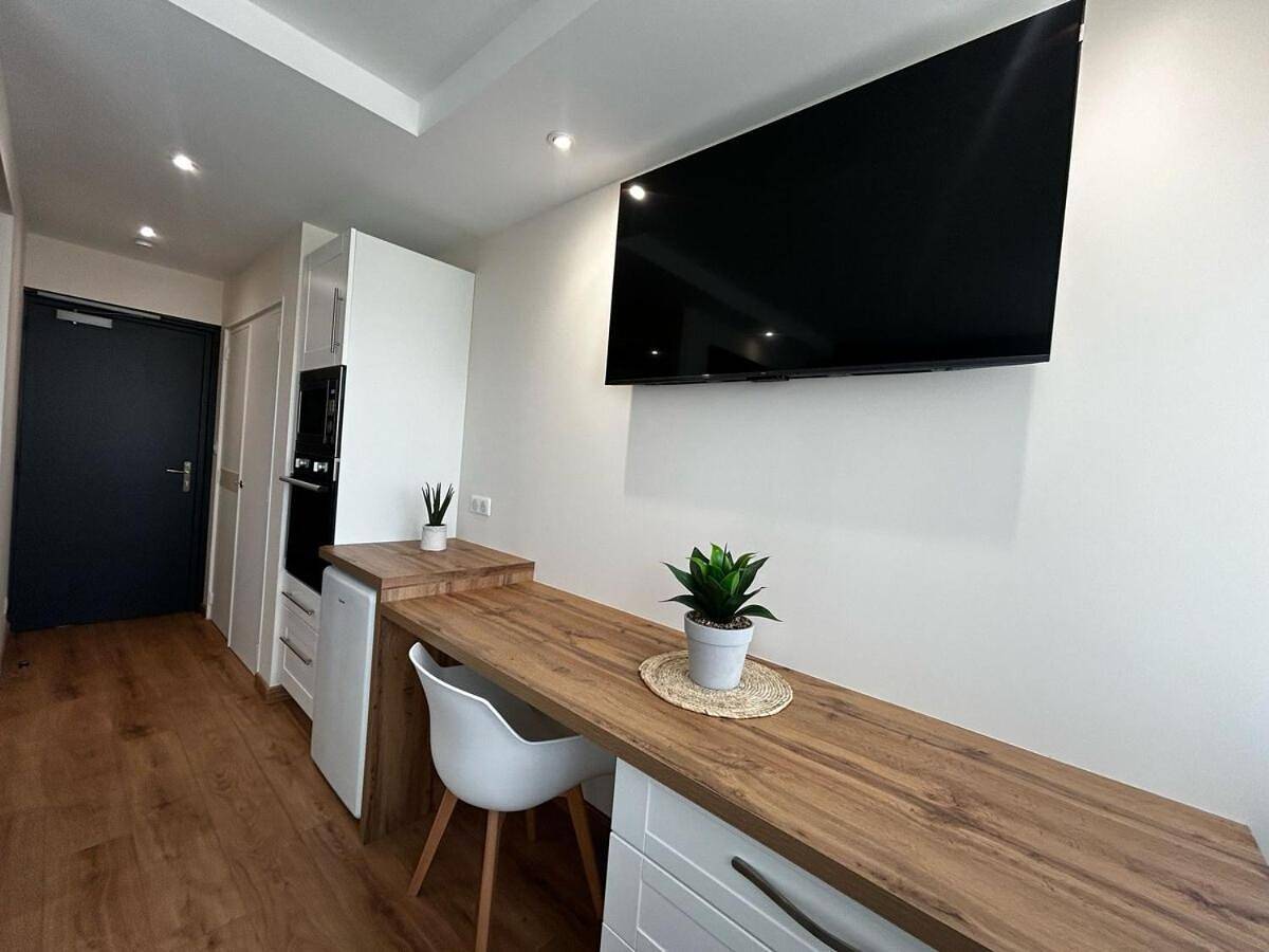 Appartement entier, One-Bedroom Apartment in Panazol, Région de Limoges