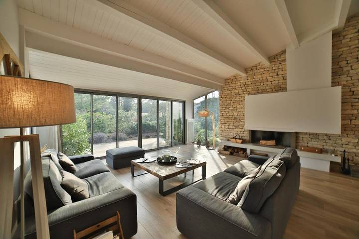 Location de vacances pour 10 personnes, avec terrasse ainsi que piscine et jardin dans Plage de Trousse-Chemise - 4