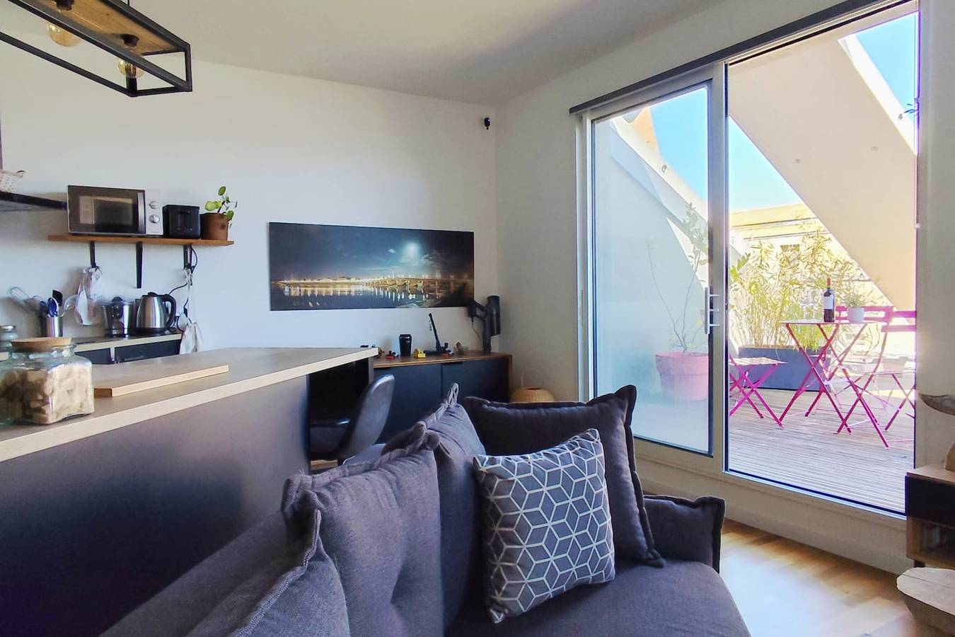 Hel lägenhet, Apartment 2 rooms with terrace in Bordeaux in Bordeaux, Bordeaux region