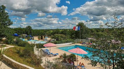 Location de vacances pour 6 personnes, avec terrasse, animaux acceptés à Mauroux