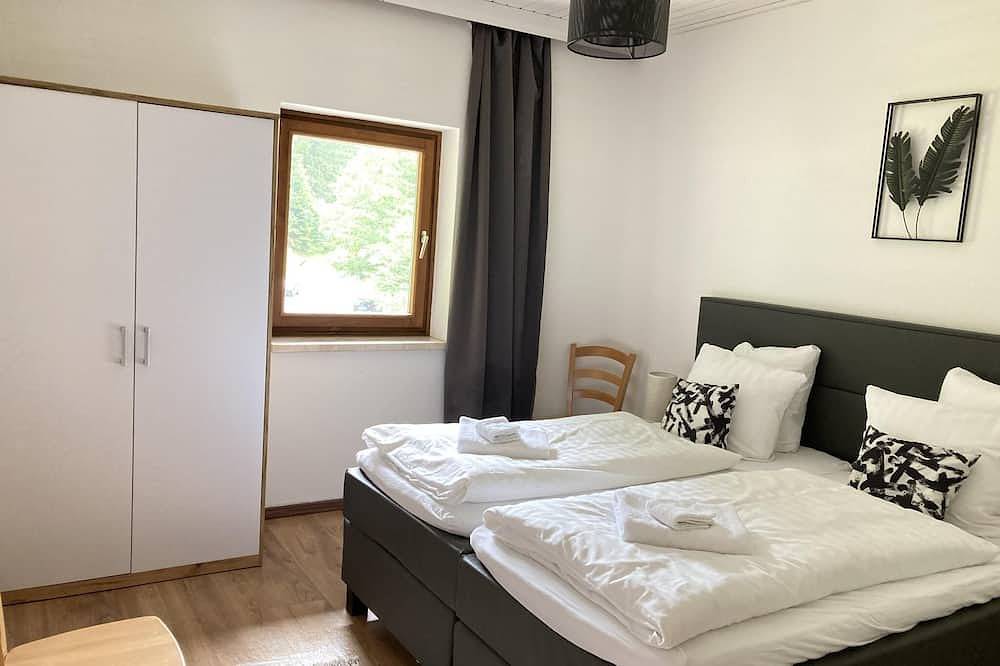 Ganze Wohnung, Ferienwohnung mit Privatstrand an einem Alpensee in Feld am See, Villach-Land