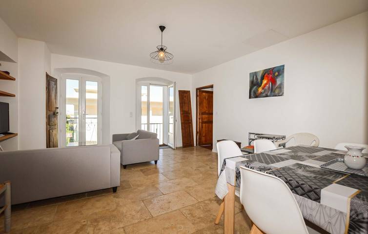 Apartamento vacacional entero, Acogedor apartamento de 2 dormitorios en Moriani-Plage, a pocos pasos de la costa y del centro de la ciudad in Moriani-Plage, Región de Corte