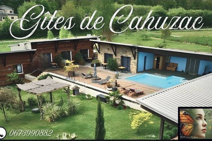 Gîte pour 2 personnes, avec Jacuzzi et Terrasse ainsi que Jardin et Piscine dans Salans