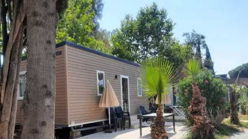 Camping pour 6 personnes, avec piscine