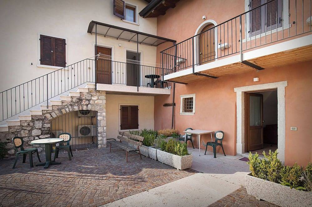 Ganze Wohnung, Hygienehaus, Casa Higieia - Appartamento nel centro storico di Cassone in Cassone di Malcesine, Malcesine