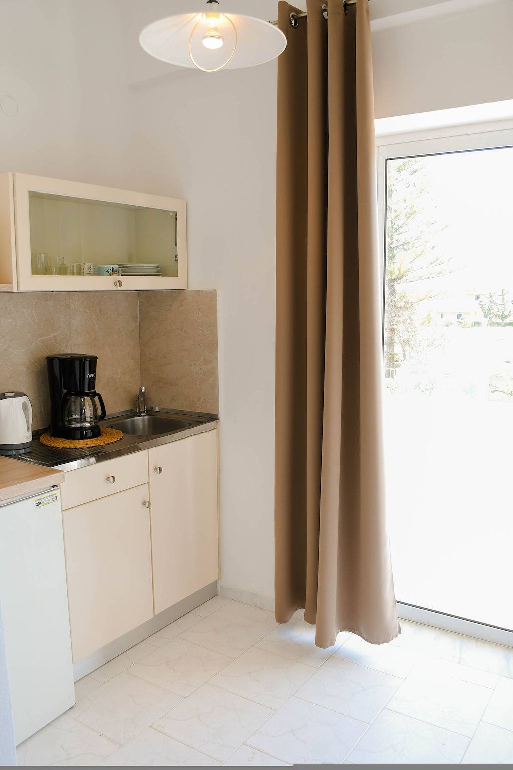 Entire apartment, Litinas Apt with pool & balcony with mountain view in Agia Marina, Chania region