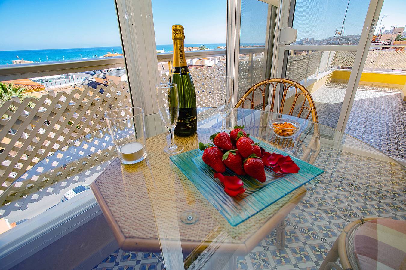 Entire apartment, 130 Sur Sea - Alicante Holiday in Torrevieja, Costa Blanca