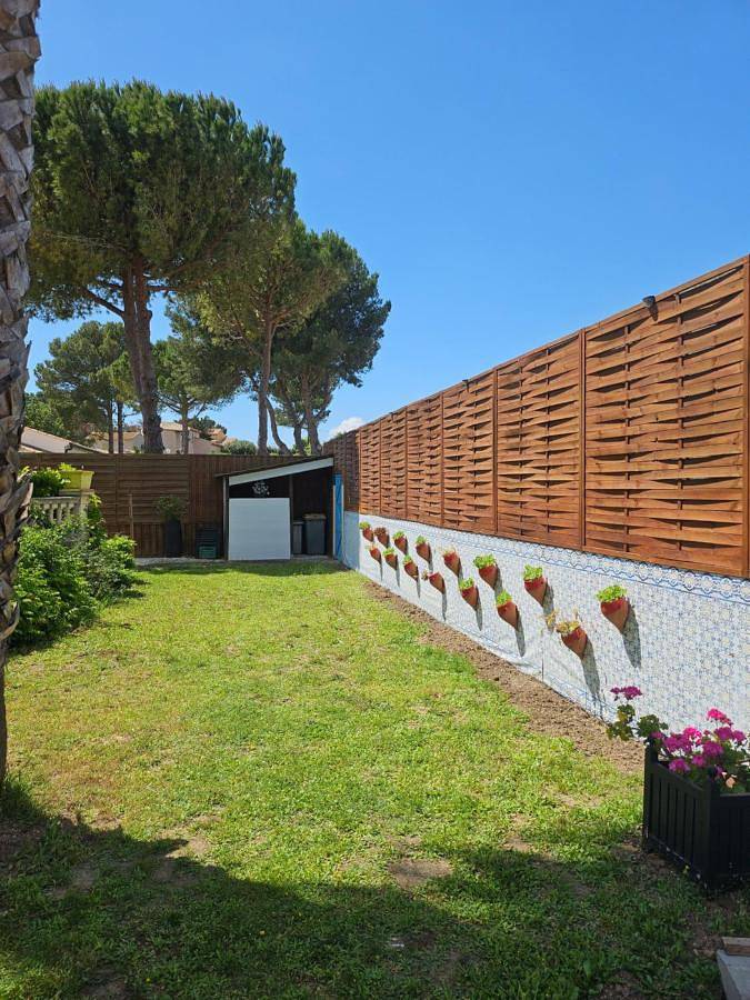 Location de vacances pour 8 personnes, avec piscine ainsi que jardin et terrasse, animaux acceptés à Lespignan - 3