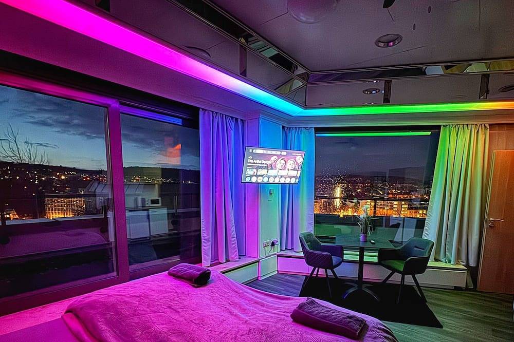 Ganze Wohnung, Penthouse Suite mit Goldstadtblick in Pforzheim, Nordschwarzwald