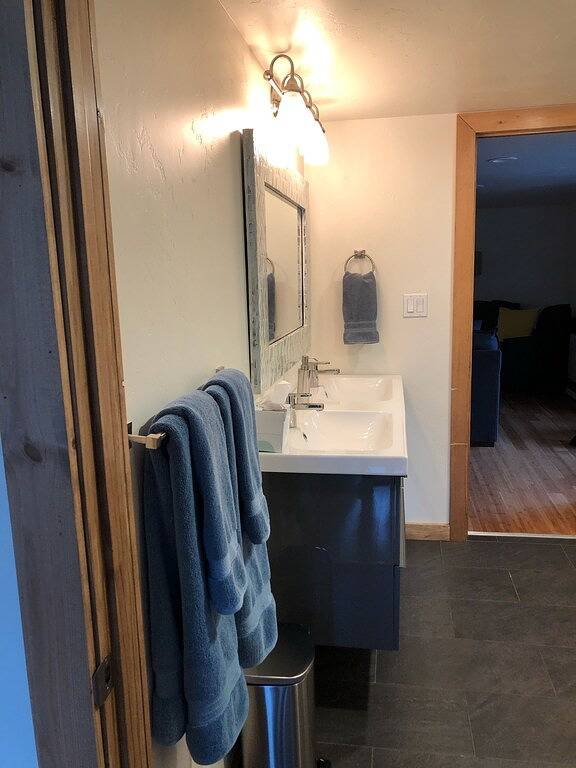 Ganze Wohnung, Erstaunliche Aussicht auf Yellowstone Park & River. Eine halbe Meile vom Eingang zum North Park entfernt in Gardiner, Absaroka Range