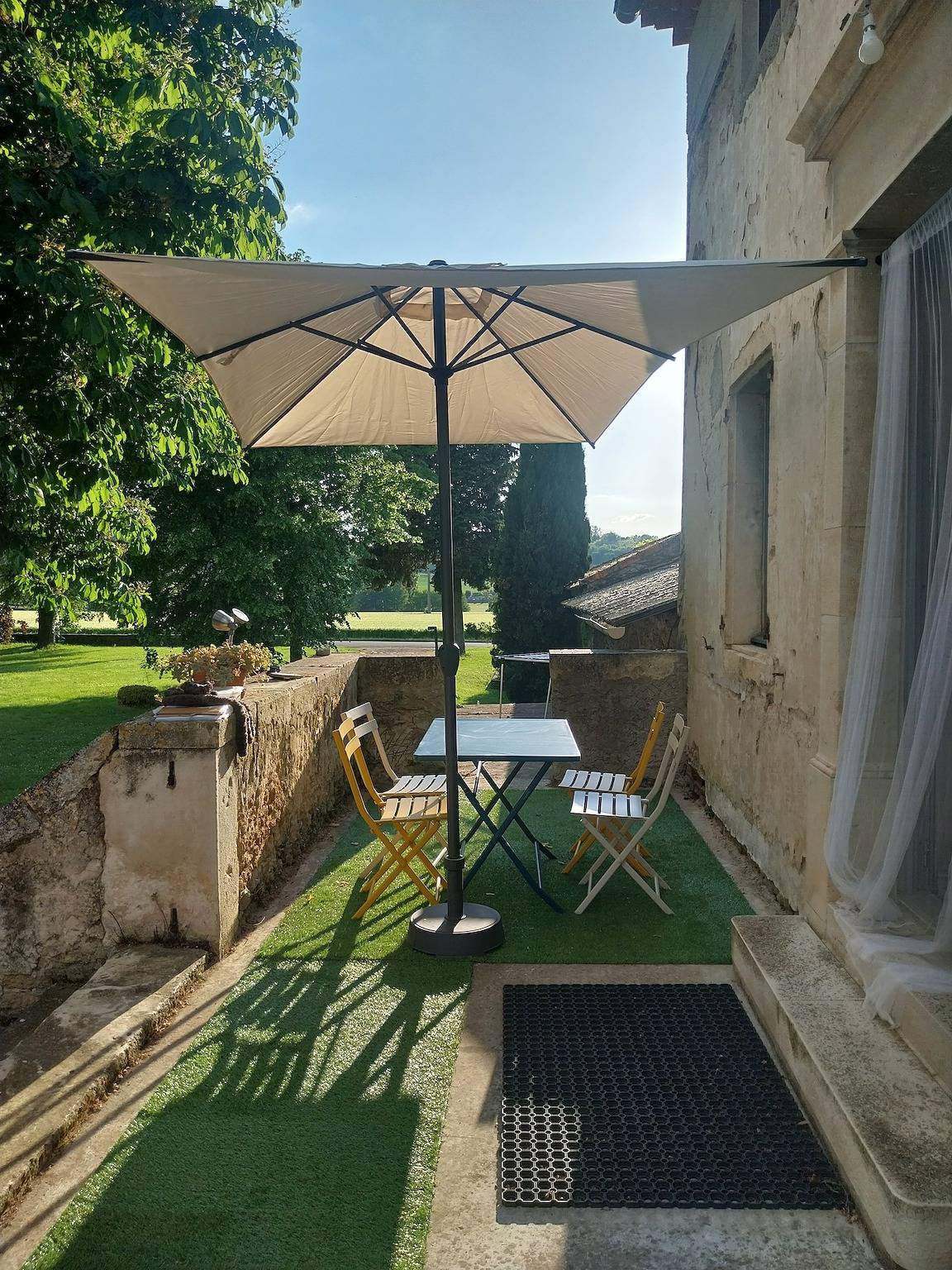Holiday Home 'Maison Le Petit Mas' with Private Terrace and Shared Garden in Chabrillan, Die region