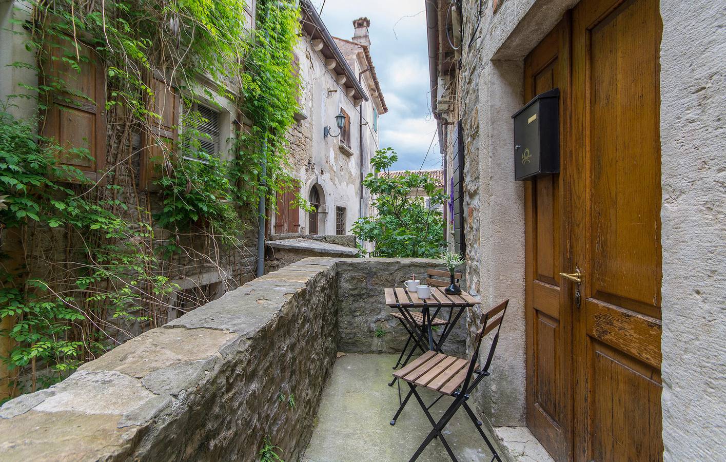 Charmantes Apartment in Grožnjan mit Terrasse und WLAN – 100 m vom Stadtzentrum entfernt in Grožnjan, Općina Grožnjan