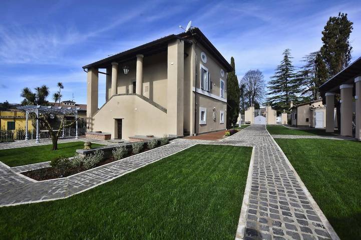 Ferienwohnung für 10 Personen, mit Sauna und Terrasse sowie Whirlpool und Garten, mit Haustier