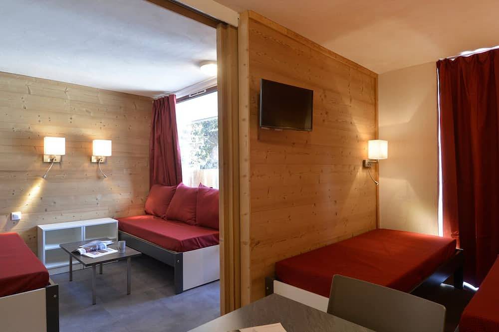 Entire apartment, Renovated divisible studio · Near slopes · Balcony · Pets allowed in La Plagne, La Plagne-Tarentaise