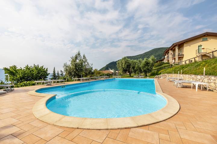 Ferienwohnung für 3 Personen, mit Garten und Seeblick in Tignale - 2