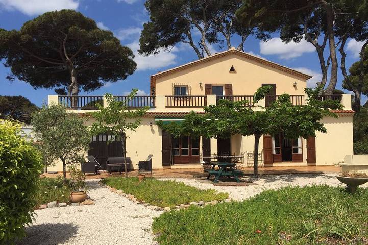 Villa pour 10 personnes, avec terrasse et jardin à Hyeres