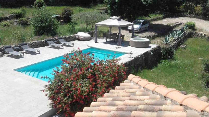 Chambre d’hôte pour 2 personnes, avec Terrasse ainsi que Jardin et Piscine
