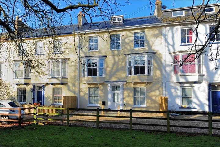 Cottage for 12 people, with Garden in Seaton