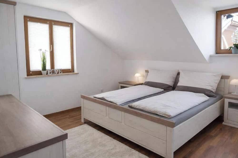 Ferienhaus 147 – Großzügiges Deluxe-Apartment mit 4 Schlafzimmern & Gartenblick in Techelsberg am Wörther See, Klagenfurt-Land