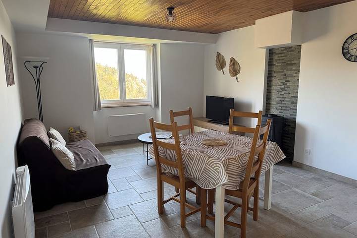 Gîte pour 5 personnes, avec jardin à Désaignes - 2