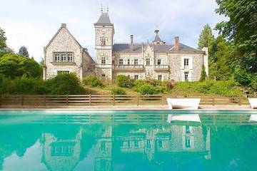 Cottage pour 12 personnes, avec piscine et jardin à Saint-Priest-les-Fougères