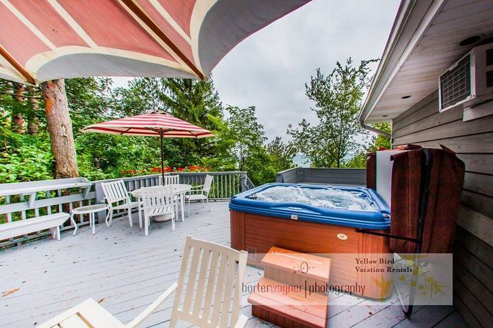 Vacation house for 20 people, with hot tub and balcony in Michigan