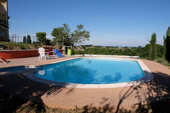 Gîte pour 2 personnes, avec jardin et piscine dans Beaujolais - 3
