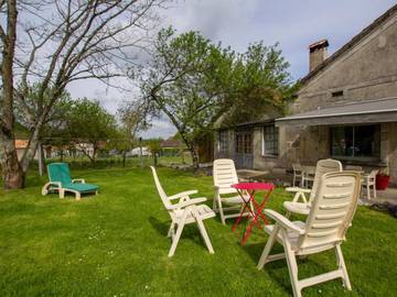 Gîte pour 6 personnes, avec terrasse et jardin, animaux acceptés à Tocane-Saint-Apre