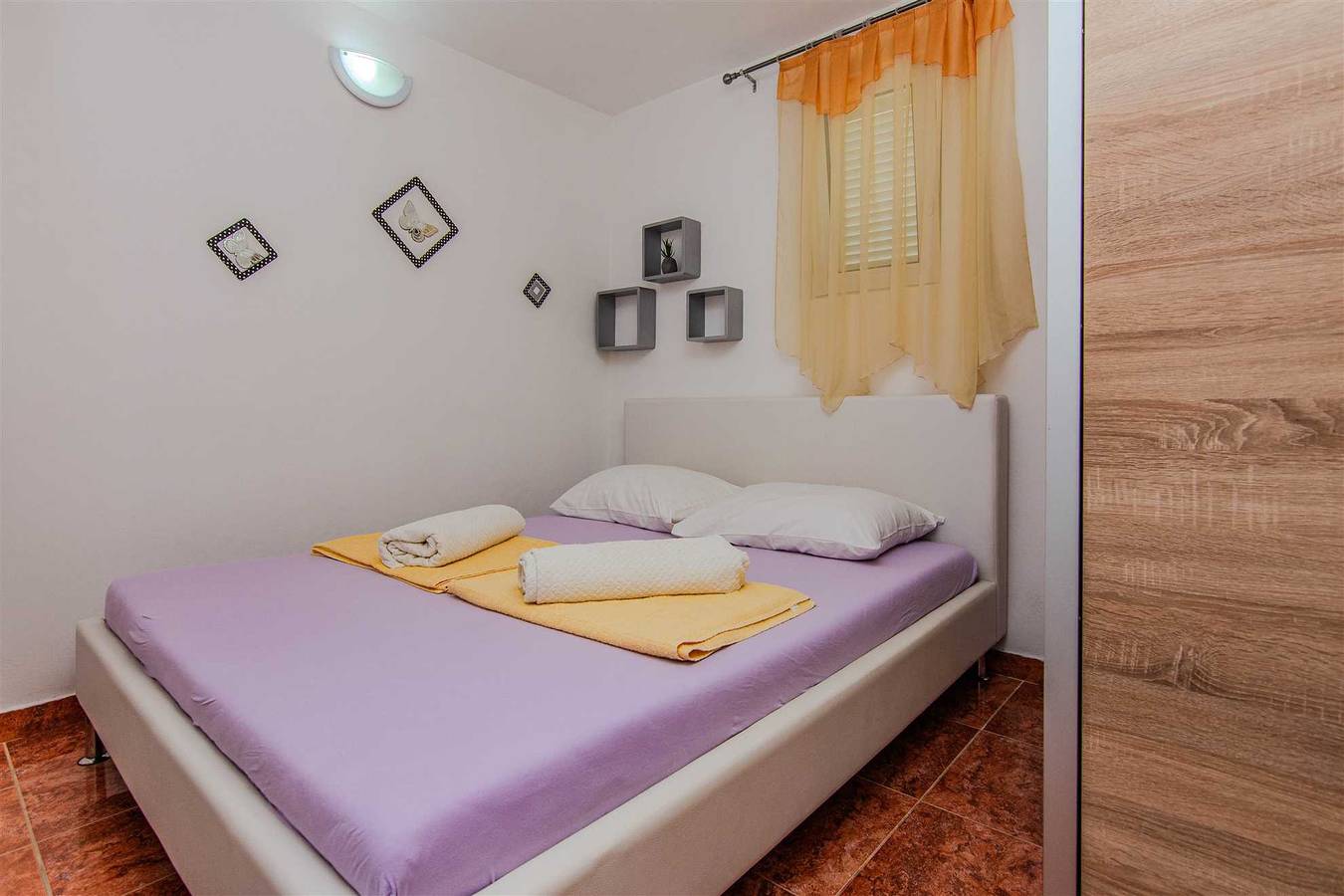 Ganze Wohnung, Fewo in ruhige Lage | Für 4 Personen | 120 m vom Strand in Nin, Zadar