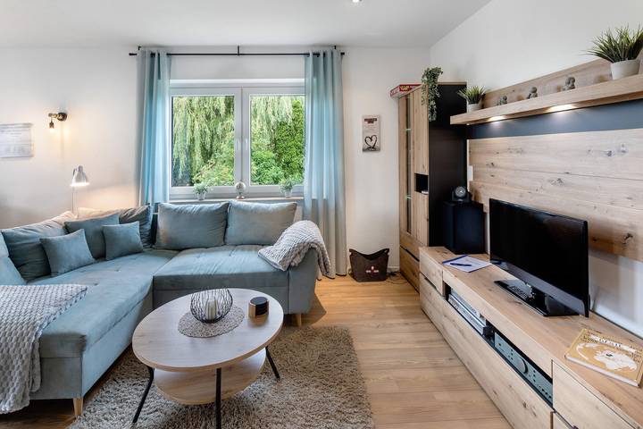 Ganze Wohnung, Ferienwohnung 'Glücksmomente' mit Balkon und Wlan in Habichtswald, Landkreis Kassel