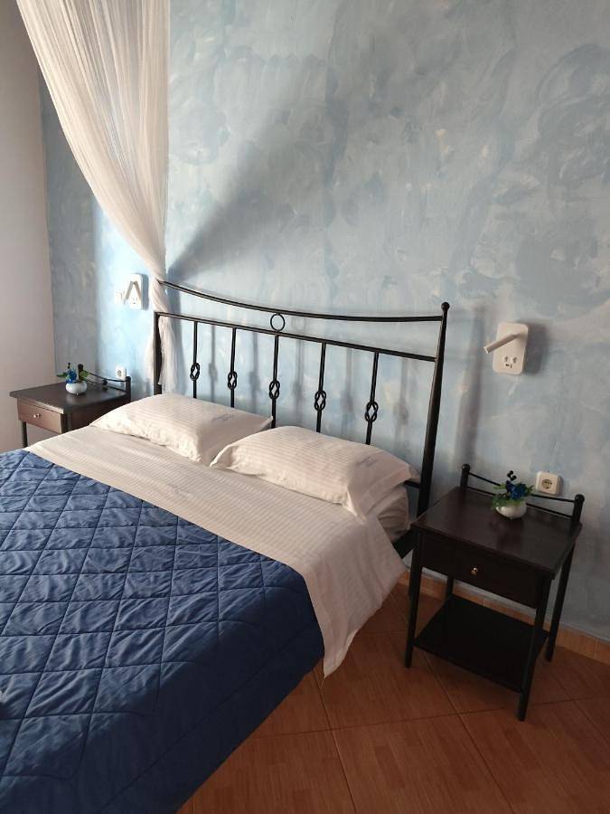 Gîte pour 3 personnes, avec vue et jardin dans Cythère - 3