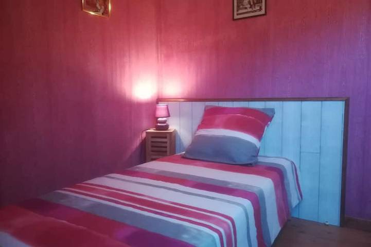 Gîte pour 4 personnes, avec jardin ainsi que jacuzzi et terrasse à Plogonnec - 4