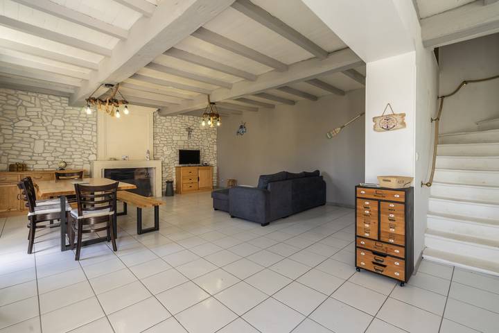 Casa de vacaciones 'Maison À Cozes' con terraza privada, jardín privado y Wi-Fi in Cozes, Saintes region