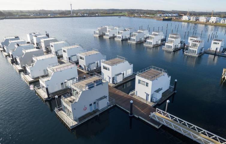 Hausboot für 4 Personen, mit Terrasse und Sauna in Schleswig-Holstein