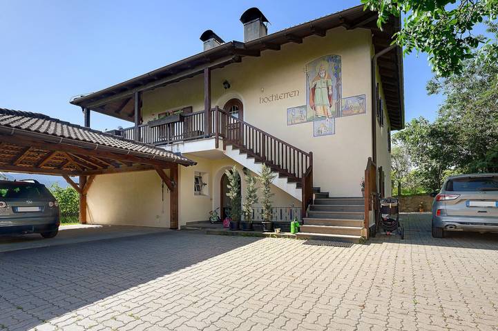 Apartamento inteiro, Apartamento 'Weingut Hochleiten Latemar' com Vista Montanha, Varanda e Wi-Fi in Oberplanitzing, Caldaro sulla Strada del Vino
