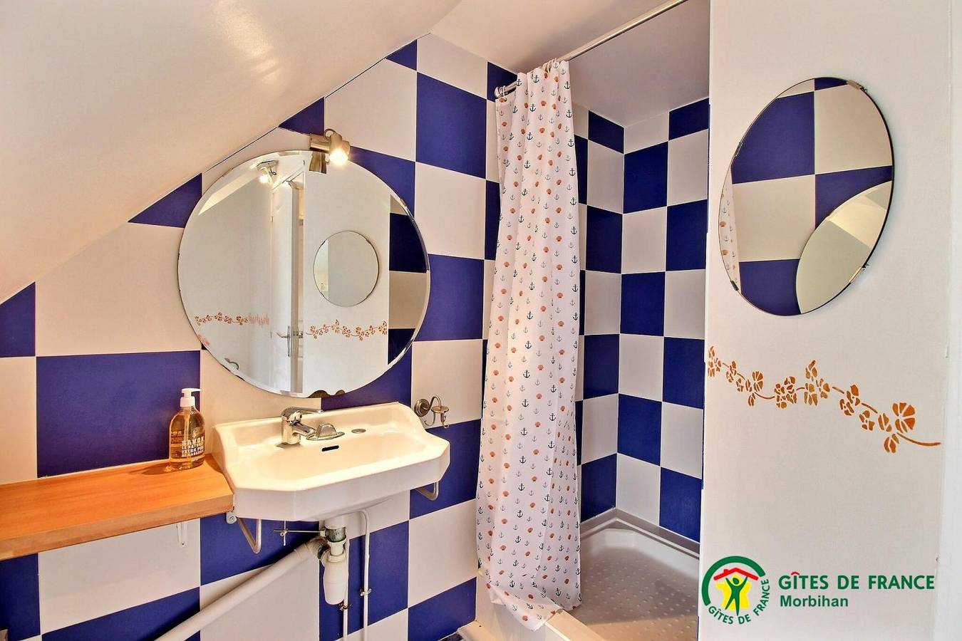 Les Agapanthes in Ploemeur, Côte des Mégalithes