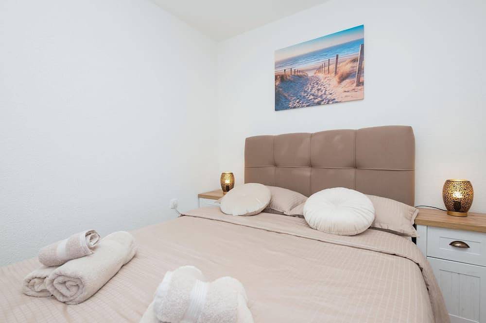Nice home in Runovici in Runović (Splitska-Dalmacija), Makarska rivijera