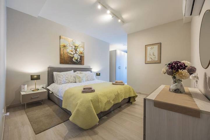 Ganze Wohnung, Dream Vacation with Private Pool Bbq and breathtaking sunrise and sunset views in il-Mellieha, Mellieha
