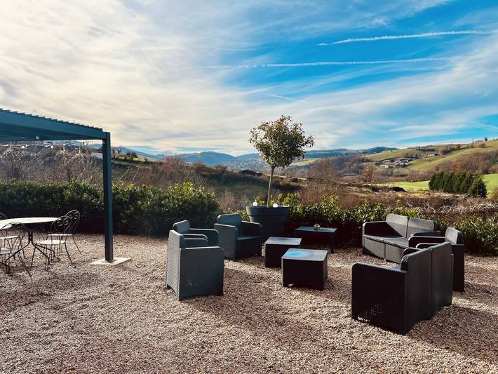 Gîte pour 15 personnes, avec terrasse, animaux acceptés dans Rhône - 2